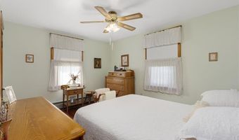 19 Bouvier Ave, Lincoln, RI 02838