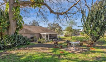 196 W CYPRESS Ave, Howey In The Hills, FL 34737