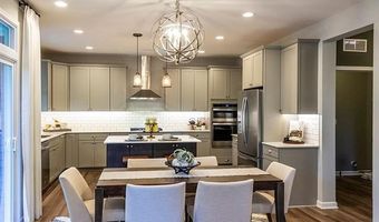 6215 N Trailwoods Dr, Ann Arbor, MI 48103