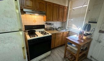 8 N ELLAMONT St, Baltimore, MD 21229