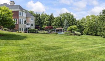 1 Stoneridge Dr, Albany, NY 12211