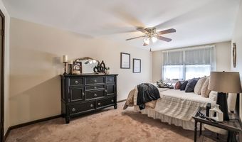 305 Vine Ln, Amherst, NY 14228