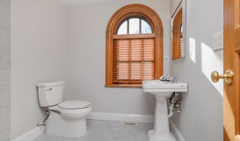 12 Runkenhage Rd, Darien, CT 06820