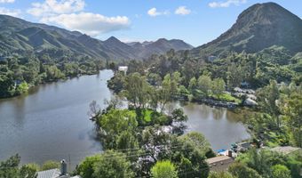 2239 Pinecrest Rd, Agoura Hills, CA 91301