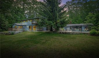 24 Lincoln Dr, North Smithfield, RI 02896