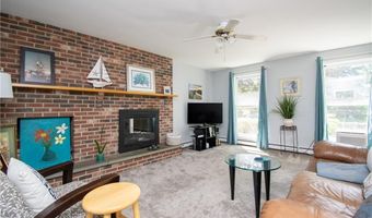 20 Morrison Ave, Middletown, RI 02842