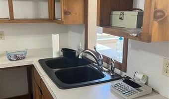 415 N 8th St, Barnsdall, OK 74002