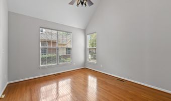 19608 EDGEMONT Sq, Ashburn, VA 20147