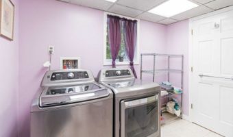 5 Fanwood Ct, West Milford, NJ 07421