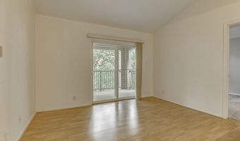 3305 WYNDHAM Cir 353, Alexandria, VA 22302