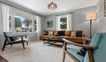 1718 SCHAEFER Cir, Appleton, WI 54915