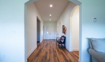 4635 Pleasant Hills Dr, Anderson, CA 96007