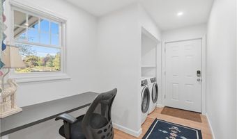 434 N Quidnessett Rd, North Kingstown, RI 02852