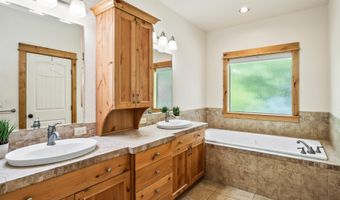 60836 Yellow Leaf St, Bend, OR 97702