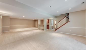 1515 Dietrich Glen Dr, Ballwin, MO 63021