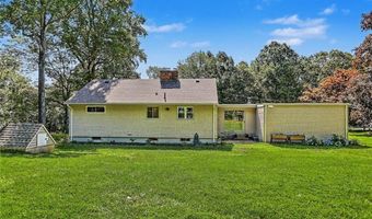 15 Highland Rd, Glocester, RI 02814