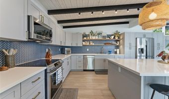 6085 Manukapu Pl, Honolulu, HI 96821