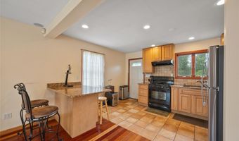 65 Netherwood Dr, Albertson, NY 11507