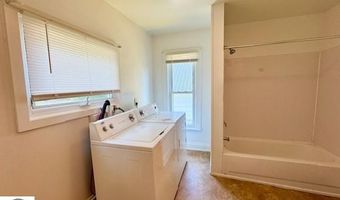 730 N Riv, Alma, MI 48801
