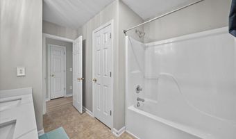 415 Standing Rock Dr, Boiling Springs, SC 29316