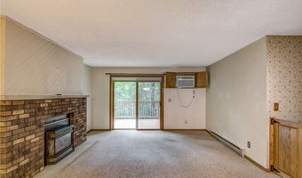 911 Woodglen Ct, Altoona, WI 54720