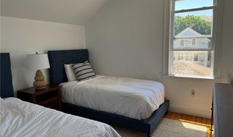 11 Ann St, Newport, RI 02840