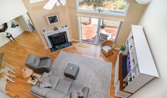 12 Sea Knoll Ct 12, Bourne, MA 02532