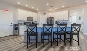 665 S Shelter Cove Dr, Big Water, UT 84741