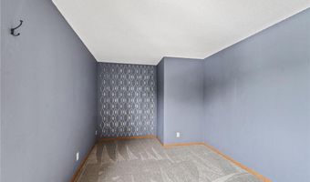 4 Pine Tree Dr 223, Arden Hills, MN 55112