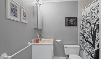 46 Chastellux Ave M8, Newport, RI 02840