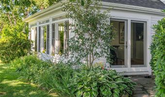 16 US-1, Falmouth, ME 04105