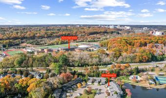 624 Peninsula Ct, Ann Arbor, MI 48105