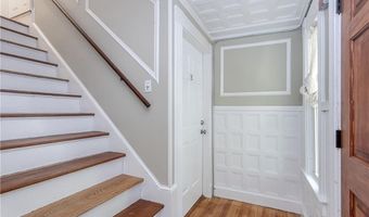 439 Broadway St D, Newport, RI 02840