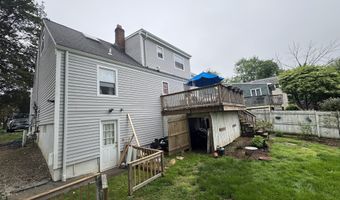 165 GREENFIELD Dr, Bridgeport, CT 06606