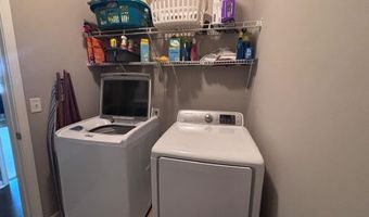 565 Goldstone Ln, Boiling Springs, SC 29316