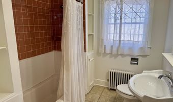 2 Pine Rd, Bennington, VT 05201
