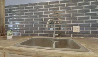 617 N School St, Amanda, OH 43102