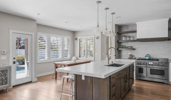 923 Merlo Ct, Carlsbad, CA 92011