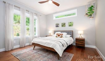 209 Patriots Dr, Asheville, NC 28805
