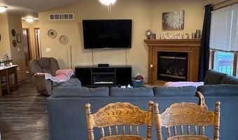 4806 Waller St, Ames, IA 50014