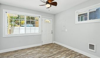 209 E HUMBOLDT St, Bingen, WA 98605