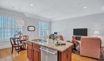 1857 POTOMAC GREENS Dr, Alexandria, VA 22314