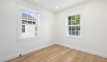 40 Atlantic St, Newport, RI 02840
