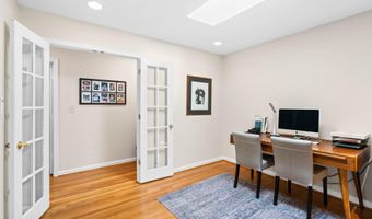 5801 DEVONSHIRE Dr, Bethesda, MD 20816