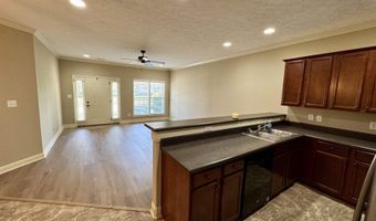21946 Williamsburg Dr, Athens, AL 35613