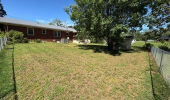 105 Able St, Big Sandy, TN 38221