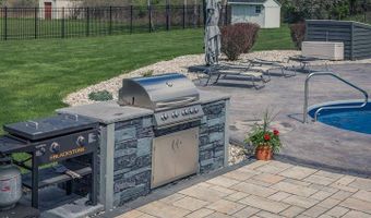917 McDonald Dr, Amsterdam, NY 12070