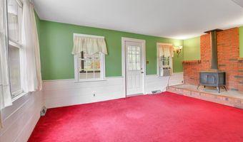 28 Arlington Rd, Coventry, CT 06238