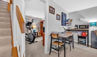 1738 Highview Circle Ct, Ballwin, MO 63021