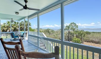 146 Bay Ave, Apalachicola, FL 32320